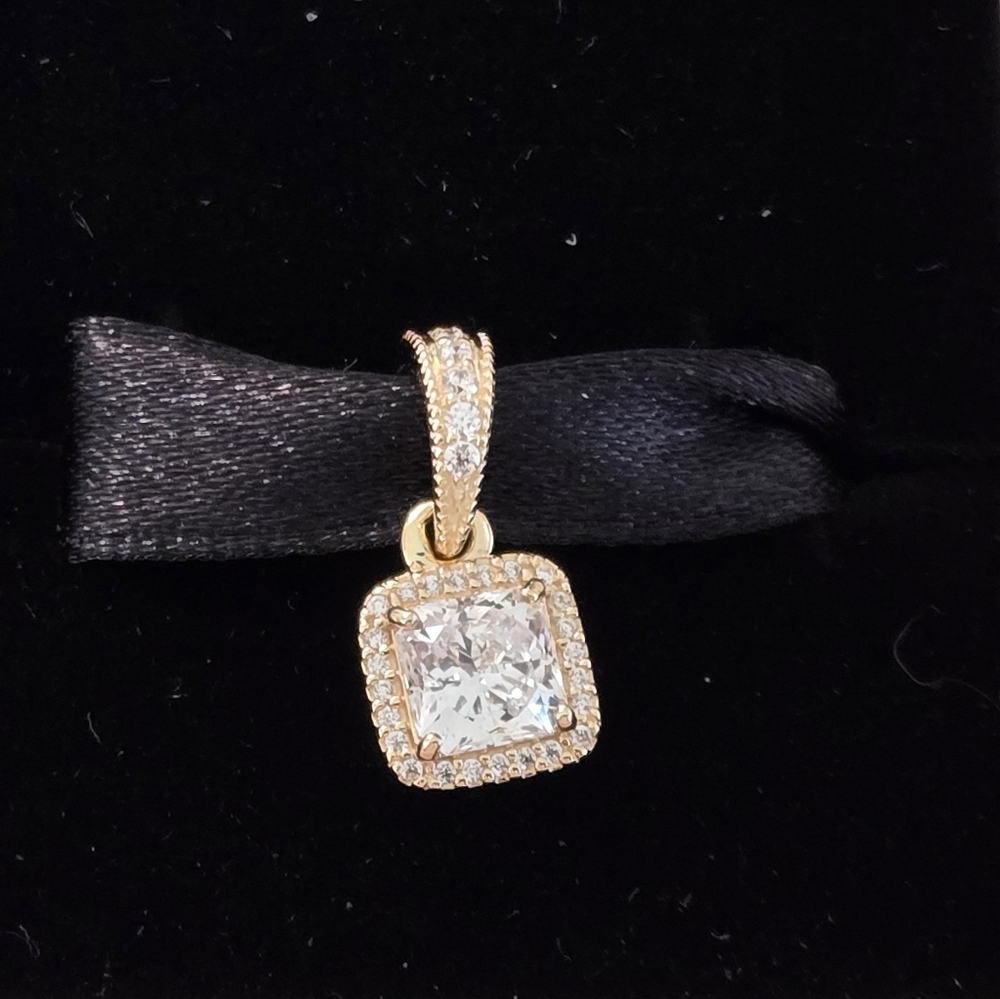 Pandora square sparkle halo pendant solid gold 14k G585